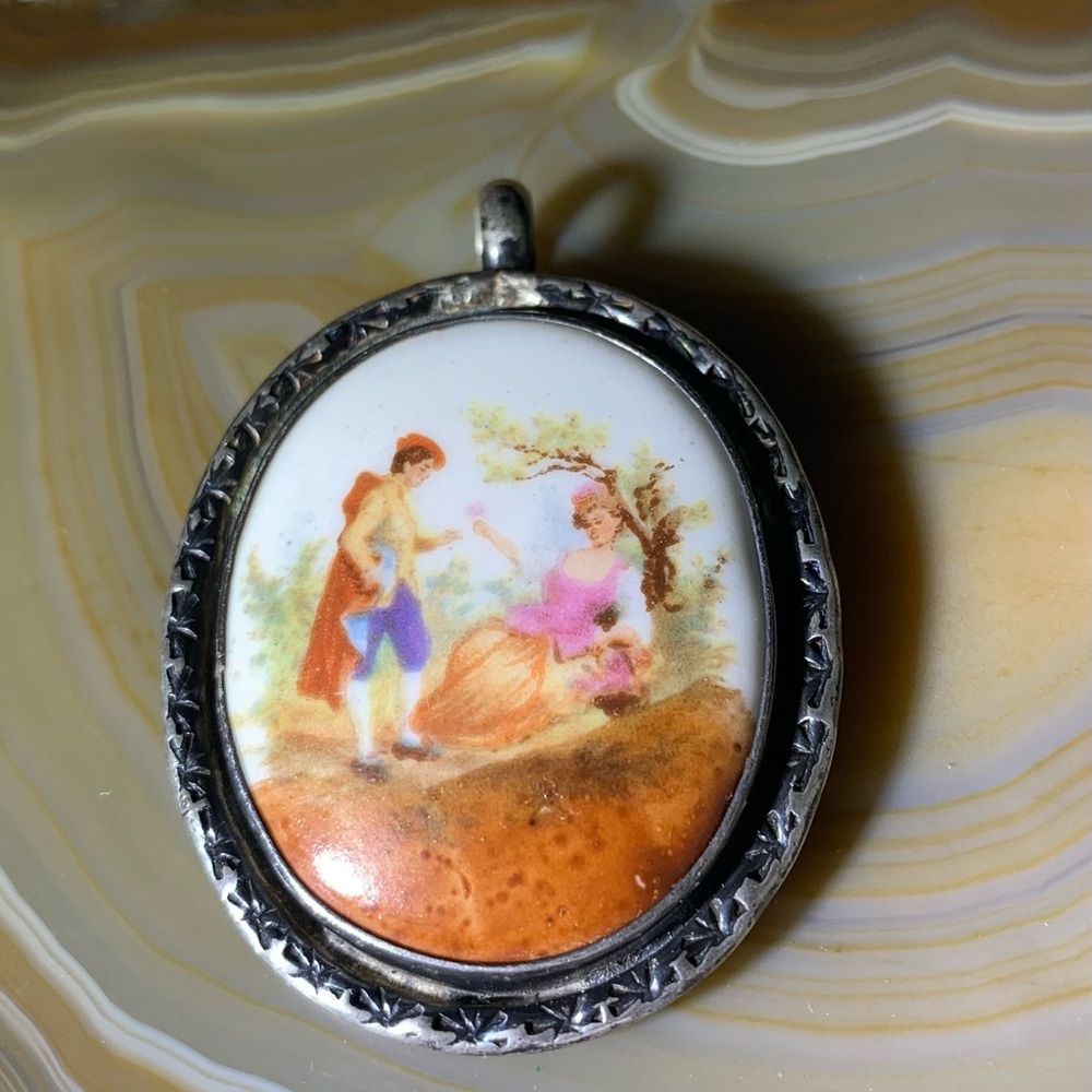 ANTIQUE STERLING COUPLE CAMEO VICTORIAN PENDANT